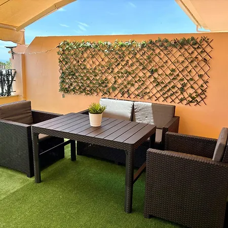Atico Sea Views - 2 Bedrooms * 베날마데나코스타